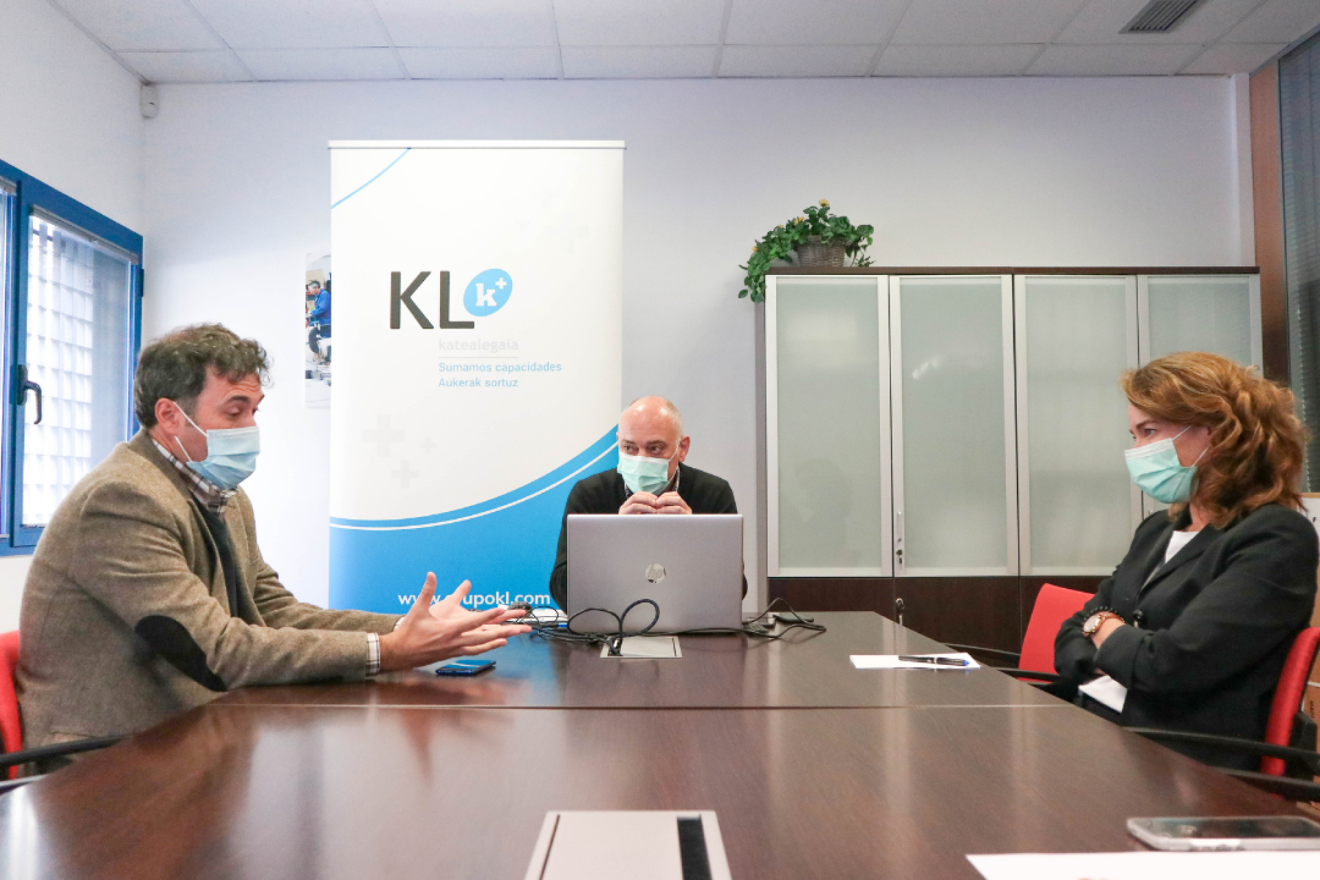 El Director de Proyectos Estratégicos de DFG visita las instalaciones de KL katealegaia