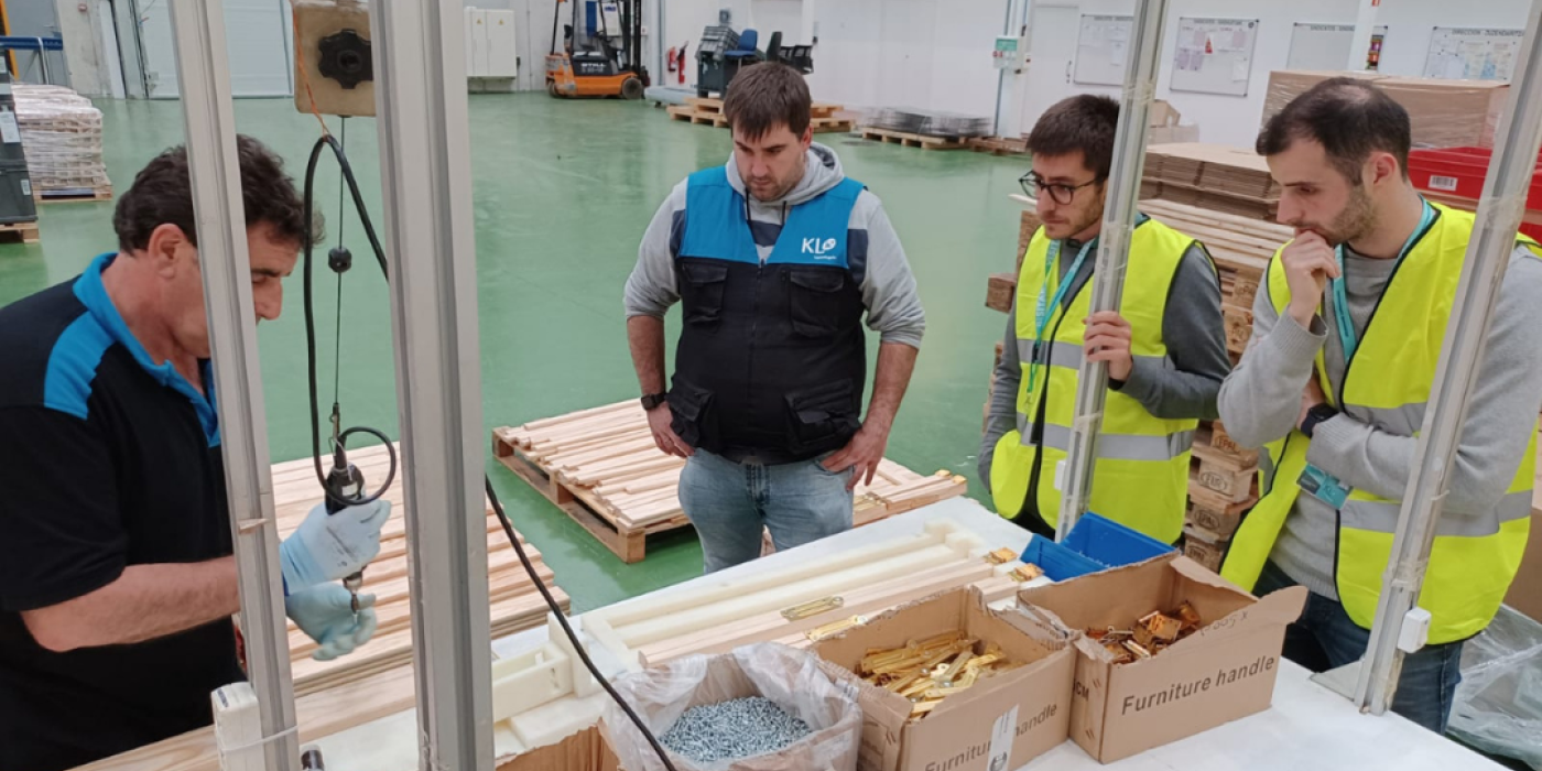 Astigarraga Kit Line visita la planta de KL Zarautz